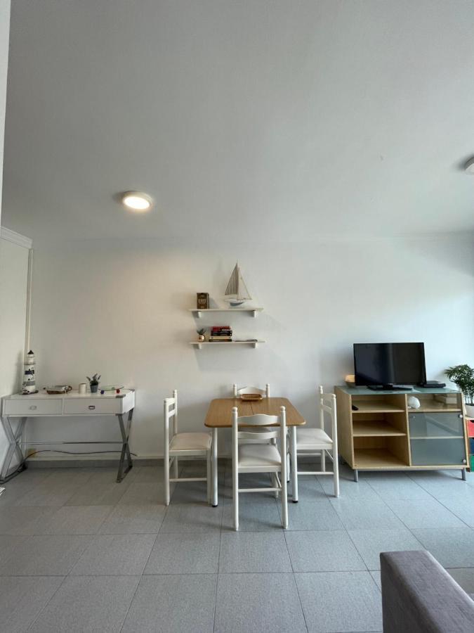 Acogedor Y Centrico Apartamento A 1' De La Playa Roses Bagian luar foto